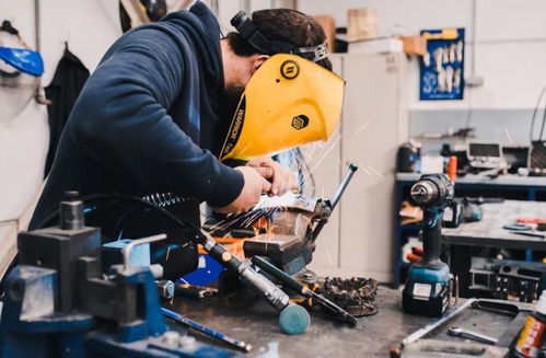 1.8萬(wàn)中介費(fèi)招工，臨時(shí)工工資反超正式工 工廠“用工荒”背后，科技中介服務(wù)如何破局？